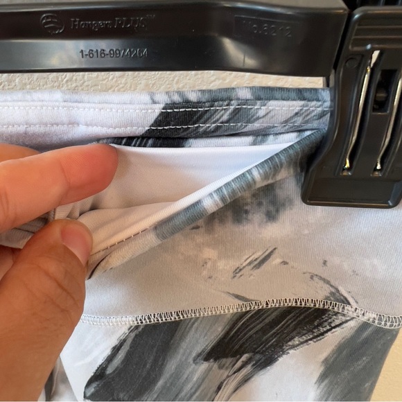 ALO YOGA Airbrush Printed Leggings - Picture 4 of 9